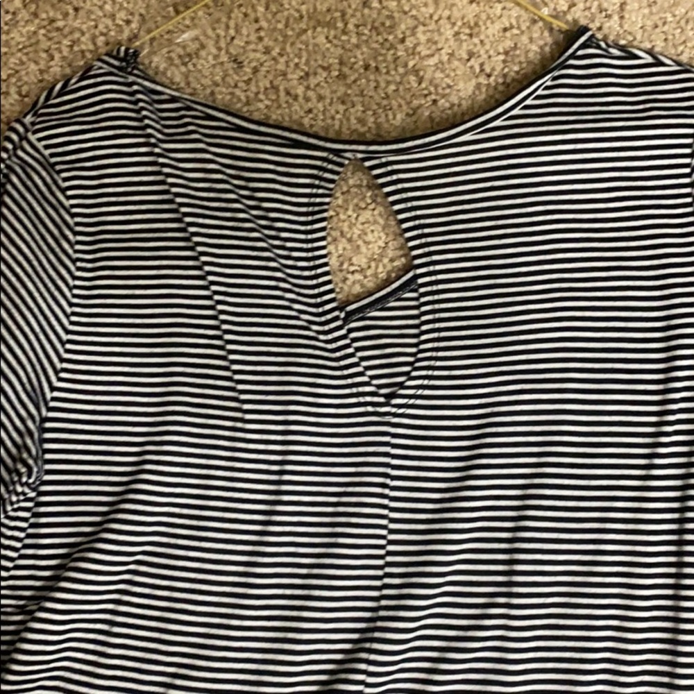 Top - Picture 2 of 3